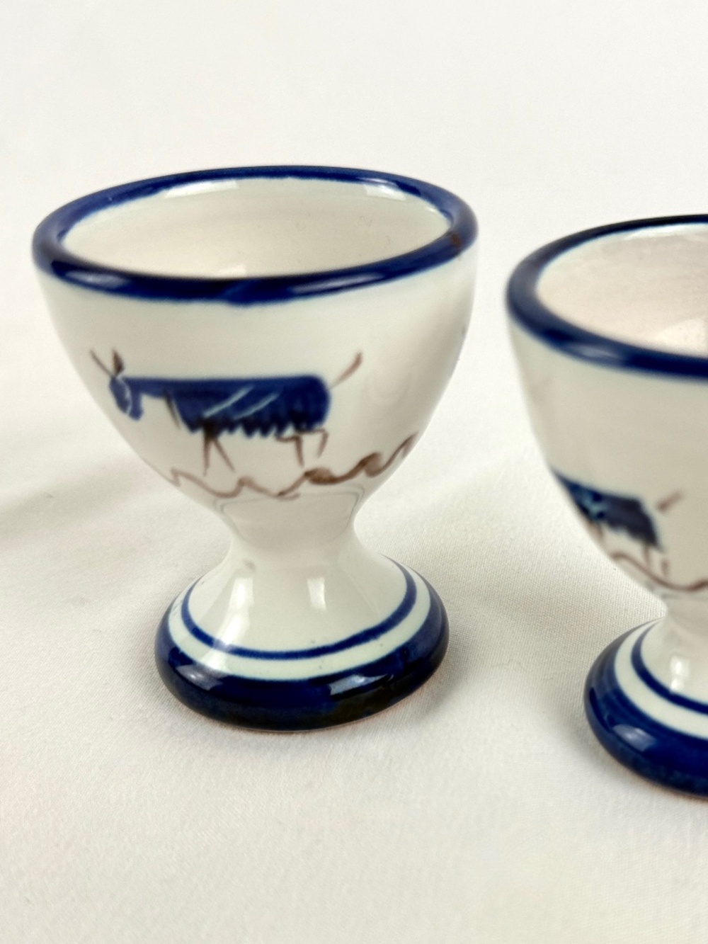 2 Ravello Pottery Italy Egg Cups Red Ware Goats Blue White Excellent Condition